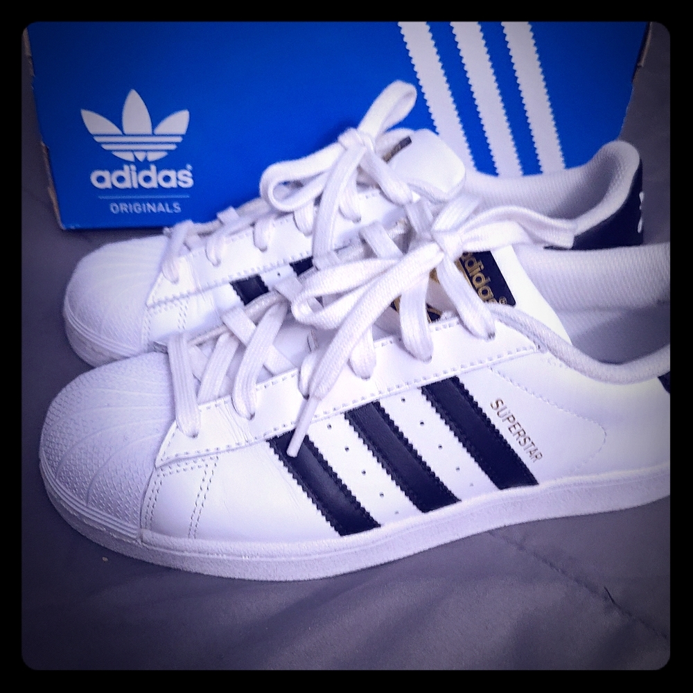 Adidas superstars size 6 US